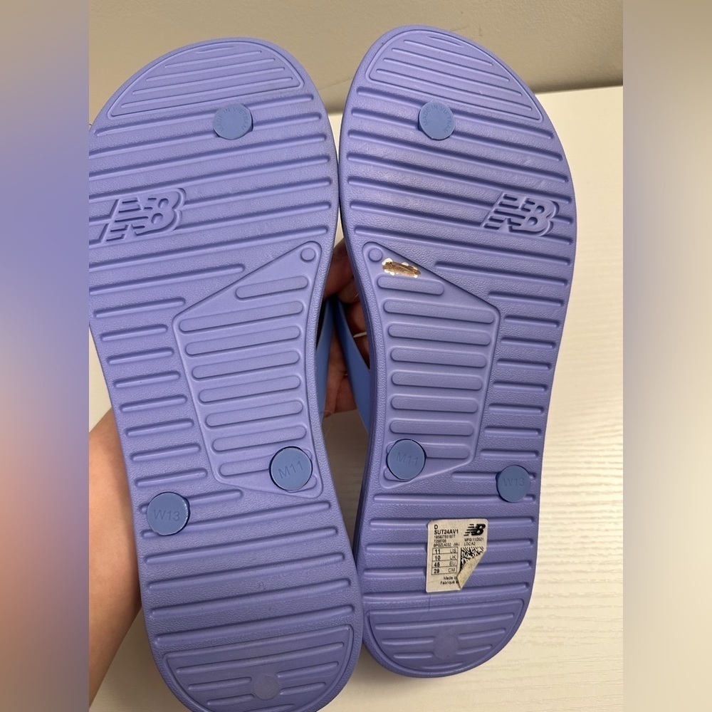 NWT New Balance Unisex-Adult 24 V1 Flip Flop Vibrant Violet Size M11 W13 - Picture 8 of 9